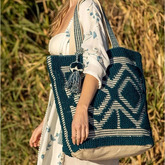 Cave Creek Tote Ocean/Natural - Picture 1 of 5